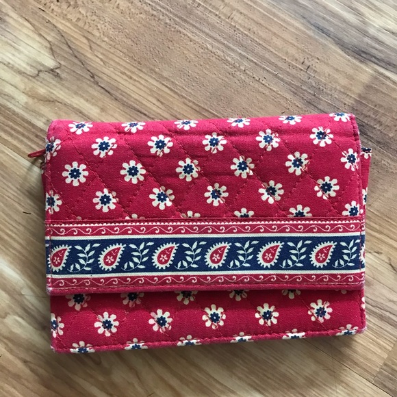 Vera Bradley Handbags - Vera Bradley Wallet Vera Bradley Handbags - Vera Bradley Wallet